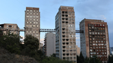 Комплекс советских многоэтажек с мостиком