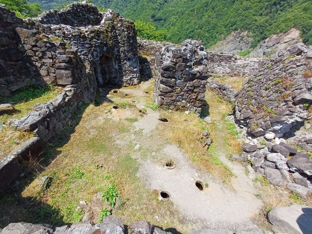 Крепость Гвара