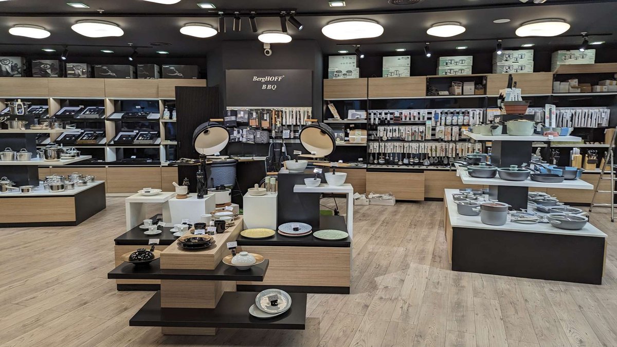 A branded tableware store in the Grand Mall shopping center