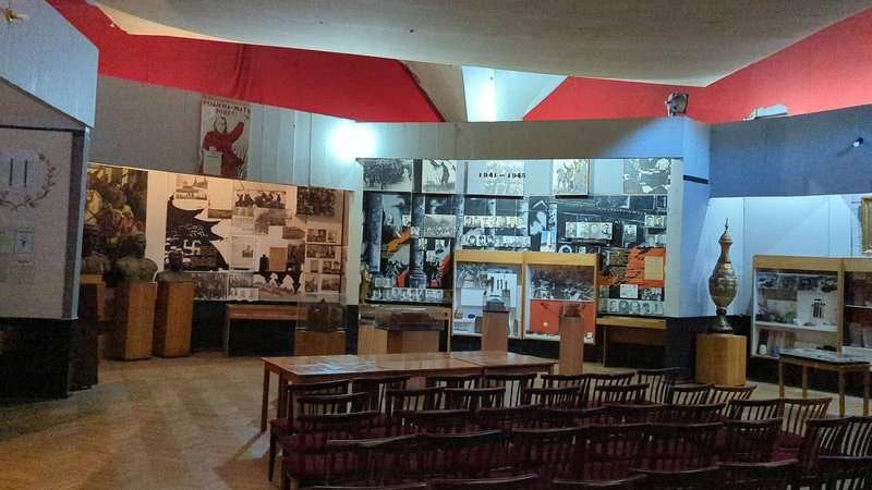 A hall in the Georgiy Akhvlediani Museum in Tskaltubo