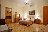 Arta Hotel