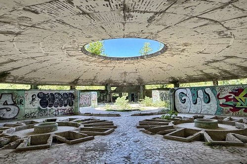 Bathhouse No. 8