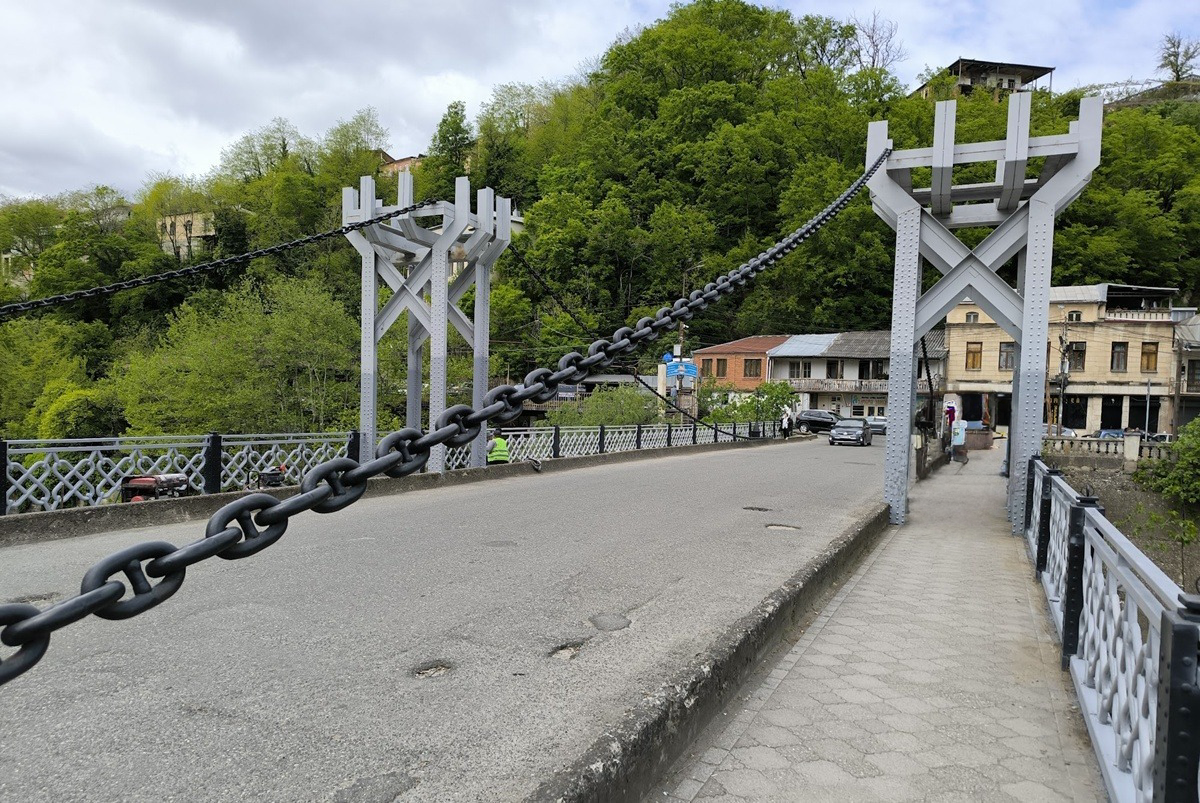 Chain Bridge