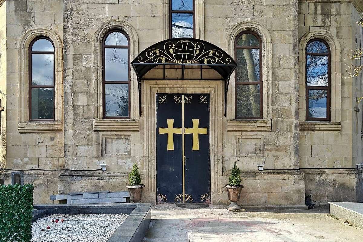 Church of St. Sameba at the Sapichkhia cemetery