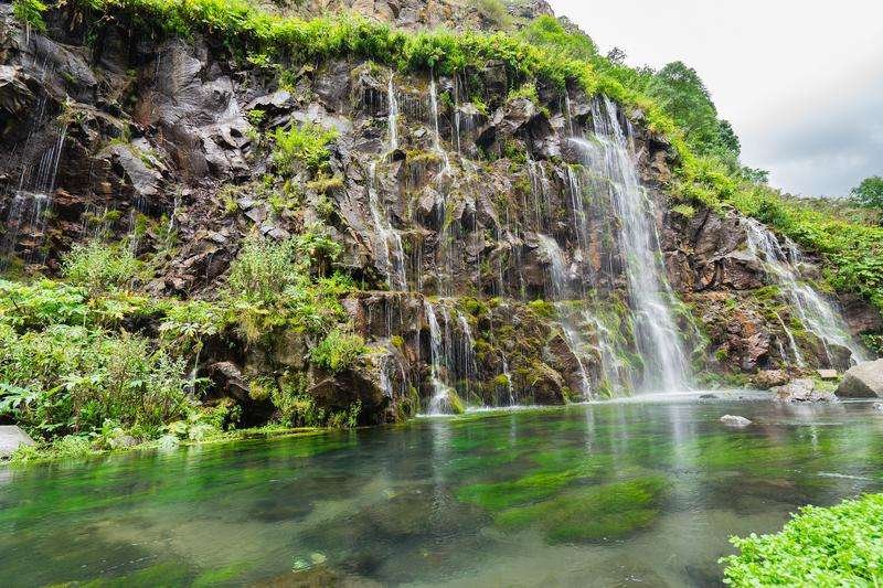 A beautiful waterfall in the Dashbashi canyon