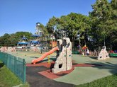 Children's playground (near the Colonnade)
