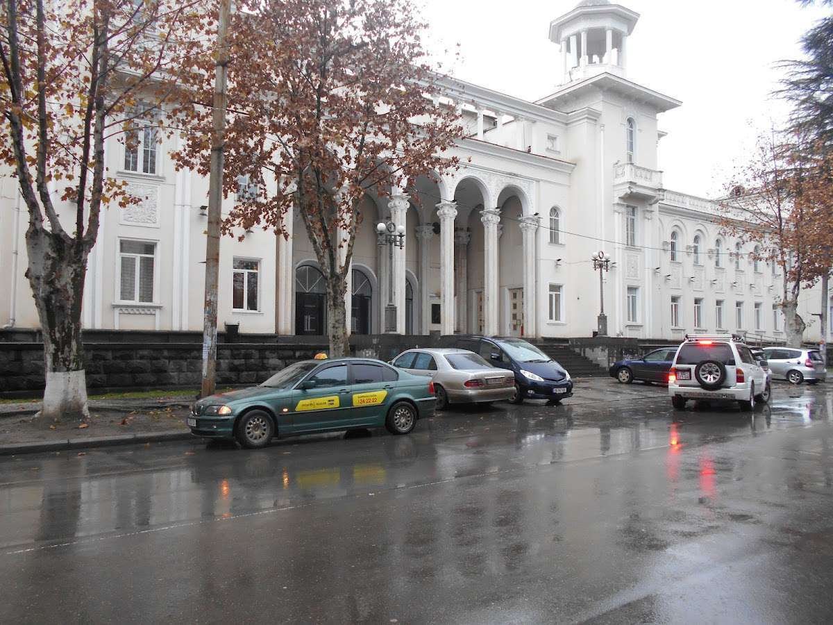 Dramaticheskiy_teatr_imeni_Gigi_Lortkipanidze