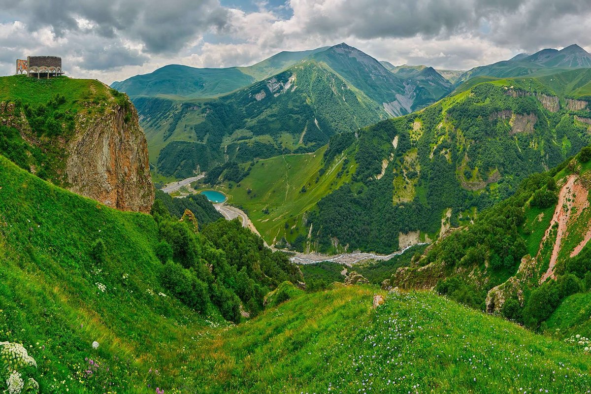 Georgian Military Road and the Friendship Monument
