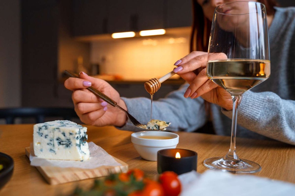 Georgian cheeses and wines