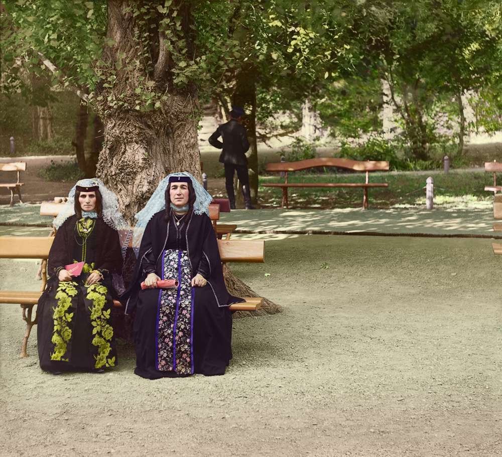 Georgian women in festive attire. Borjomi, 1912.