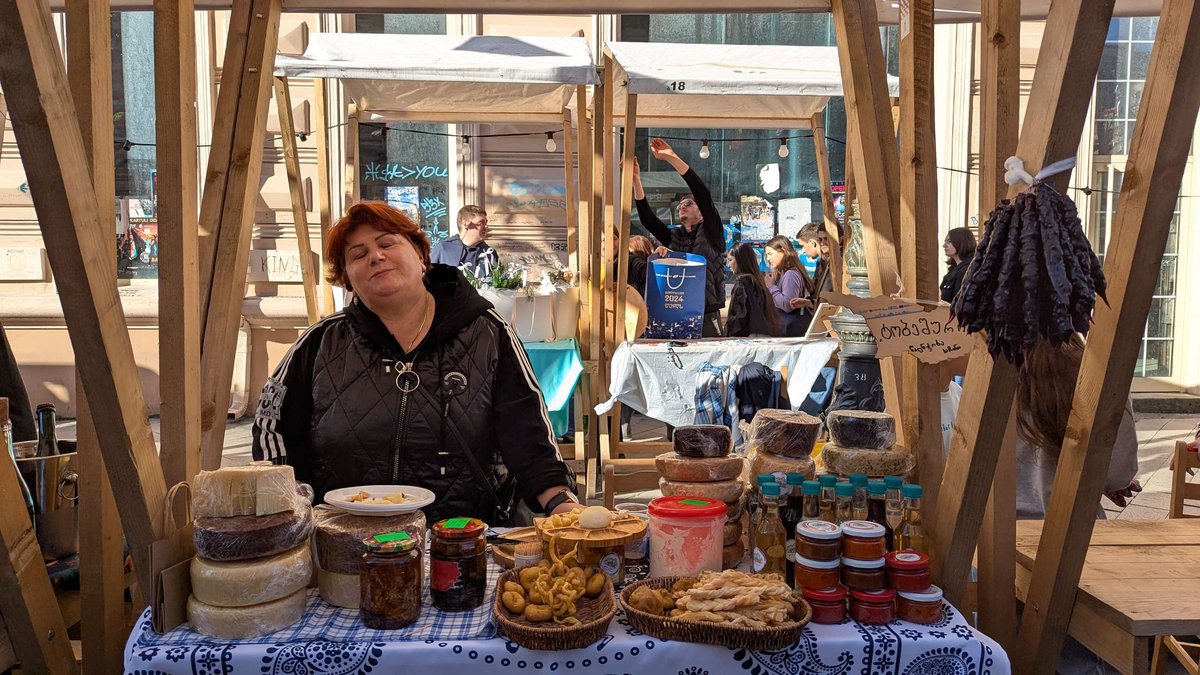 Gifts of Autumn Traditional Cheeses and Treats