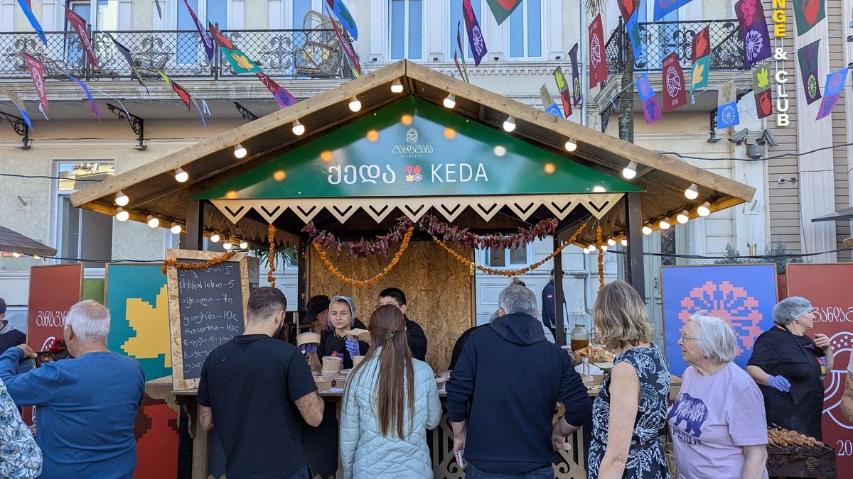 Keda in the rays of autumn a delicious corner of the fair