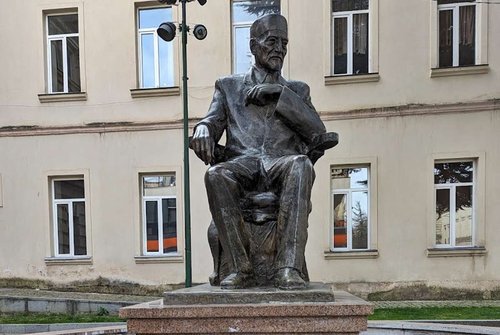 Monument to Ekvtime Takaishvili