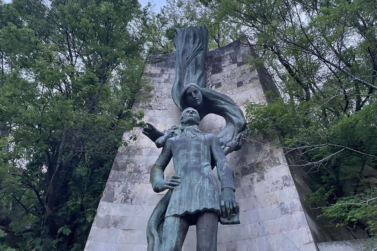 Monument to Galaktion Tabidze