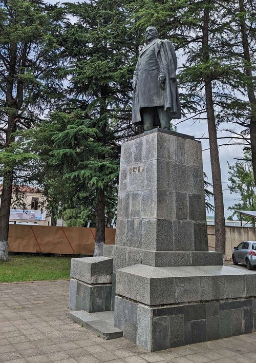 Monument to Ilia Chavchavadze