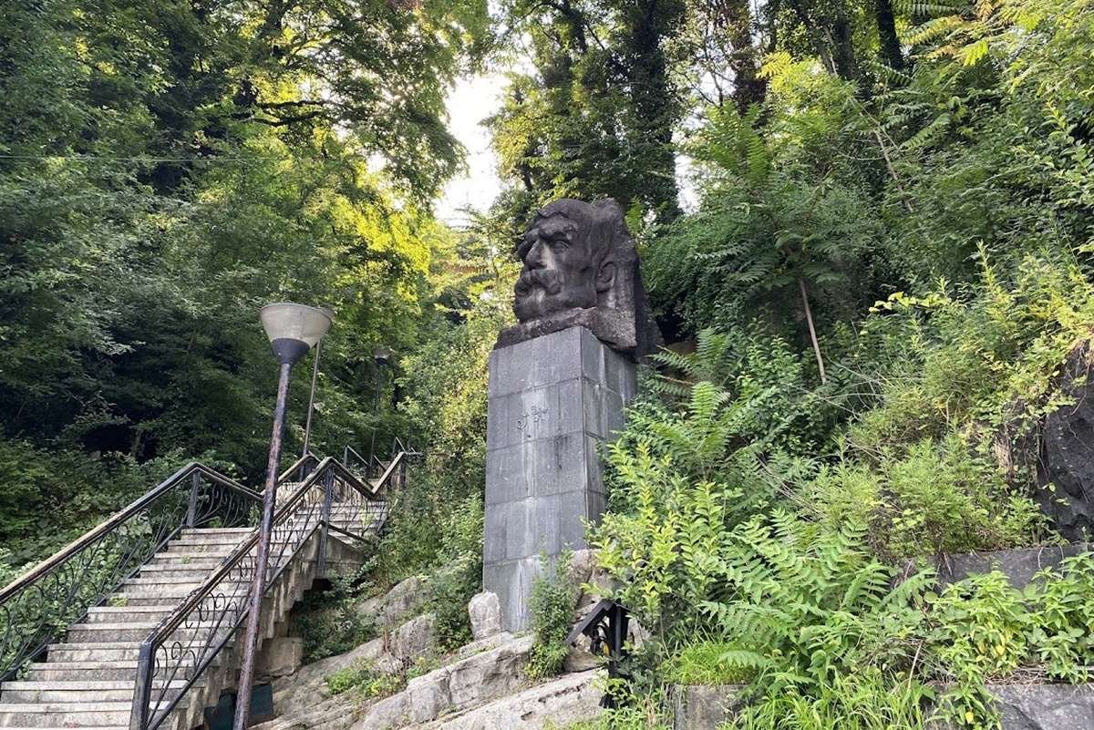 Monument to Vazha Pshavela