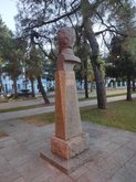Памятник Эгнату Ниношвили