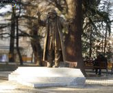 Памятник Рамазу Чхиквадзе