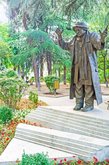 Памятник Рамазу Чхиквадзе