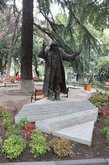 Памятник Рамазу Чхиквадзе