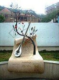 Памятник Саят-Нове