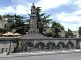 Памятник Шота Руставели