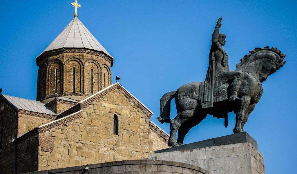 Памятник королю Вахтангу I Горгасали