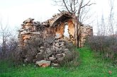 Разрушенная церковь в селе Сиони