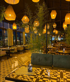 Restaurant & Bar