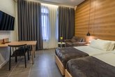 8 Rooms Apartotel On Meidan