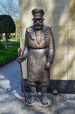 Скульптура "Дворник на Шавтели"