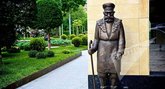 Скульптура "Дворник на Шавтели"