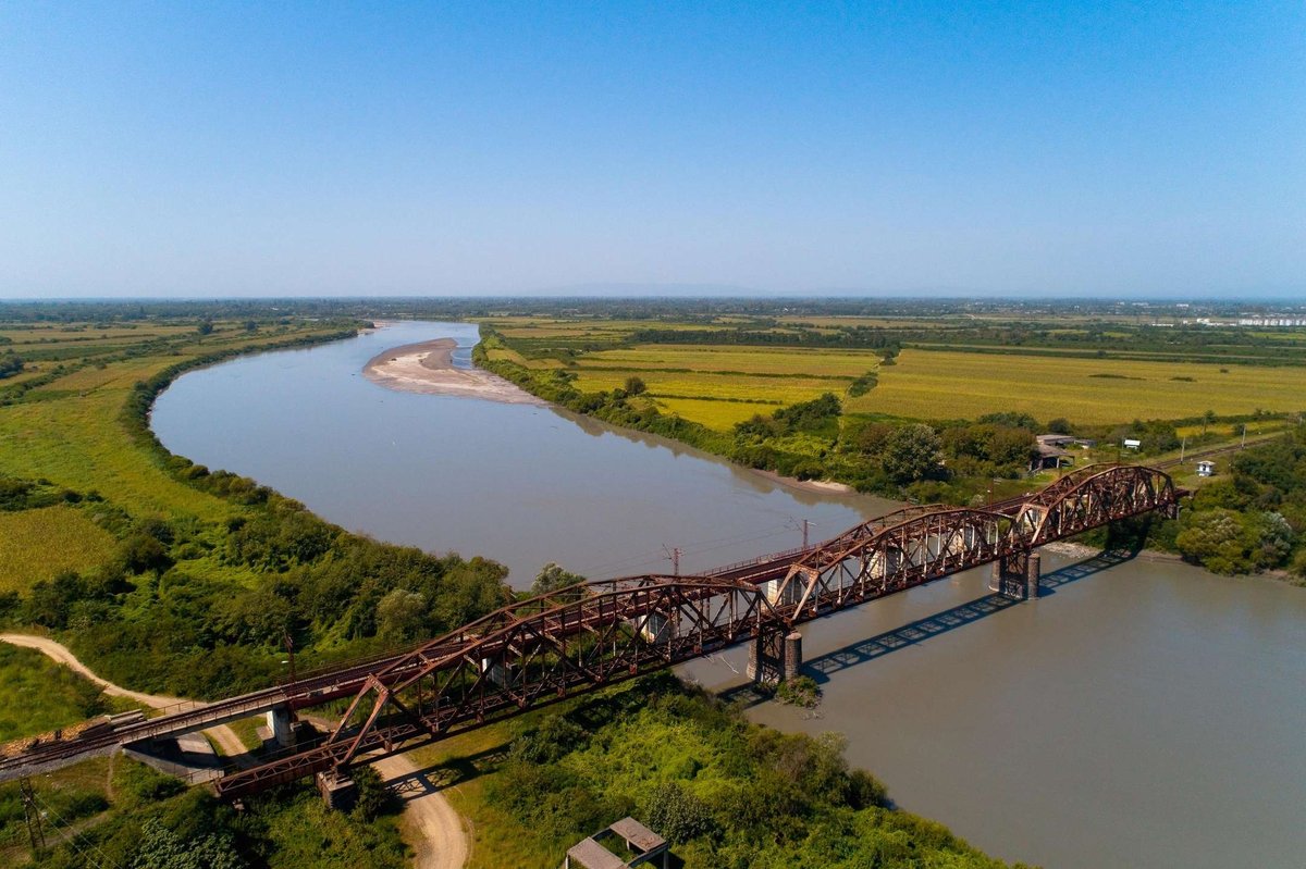 The-railway-bridge-over-the-river-Rioni