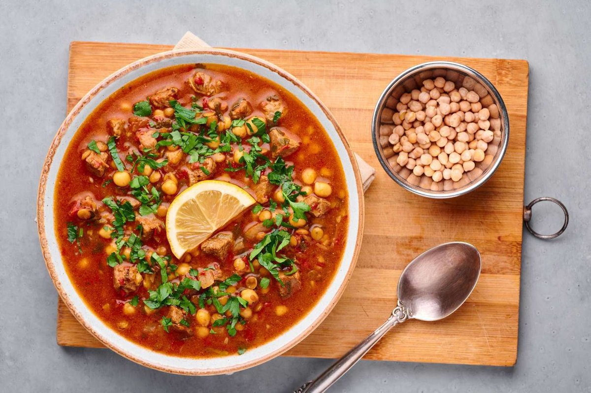 Traditional serving of bean dish with shoti bread