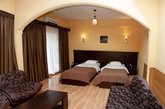 Avenue Hotel