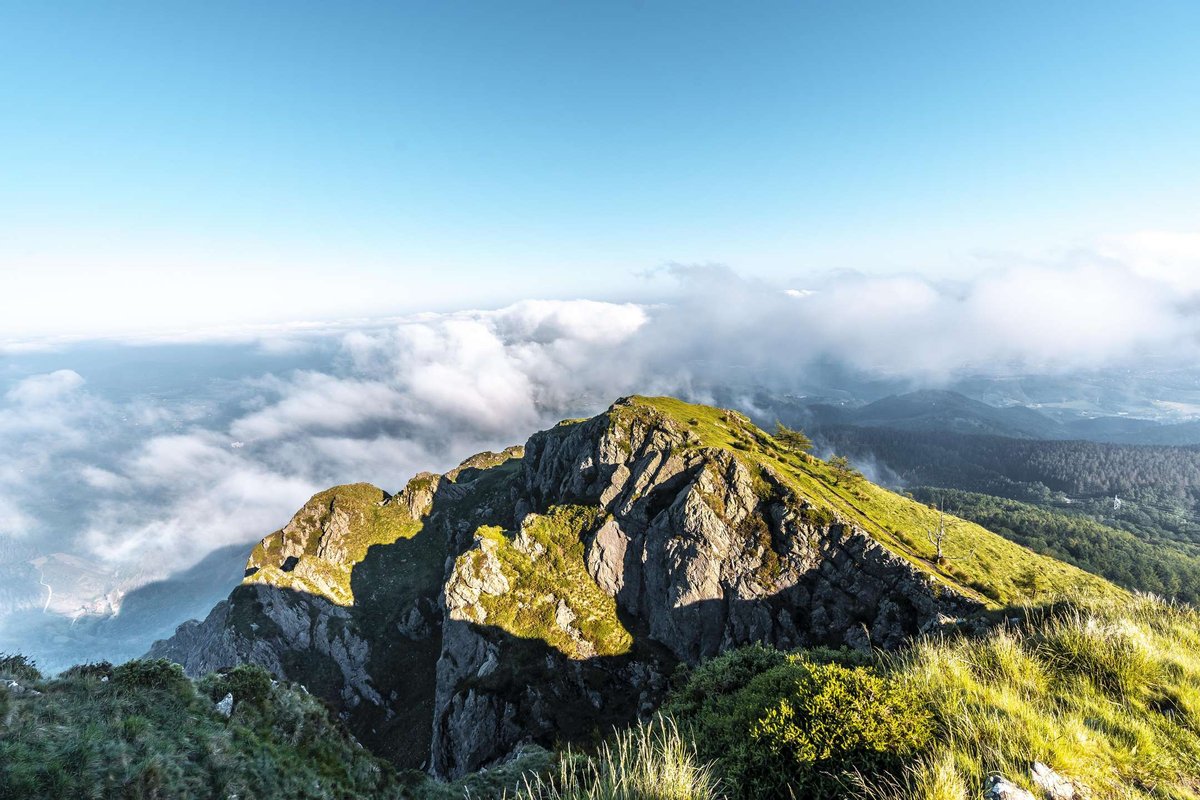 beautiful-mountain-penas-de-aya-town-oiartzun-g.original