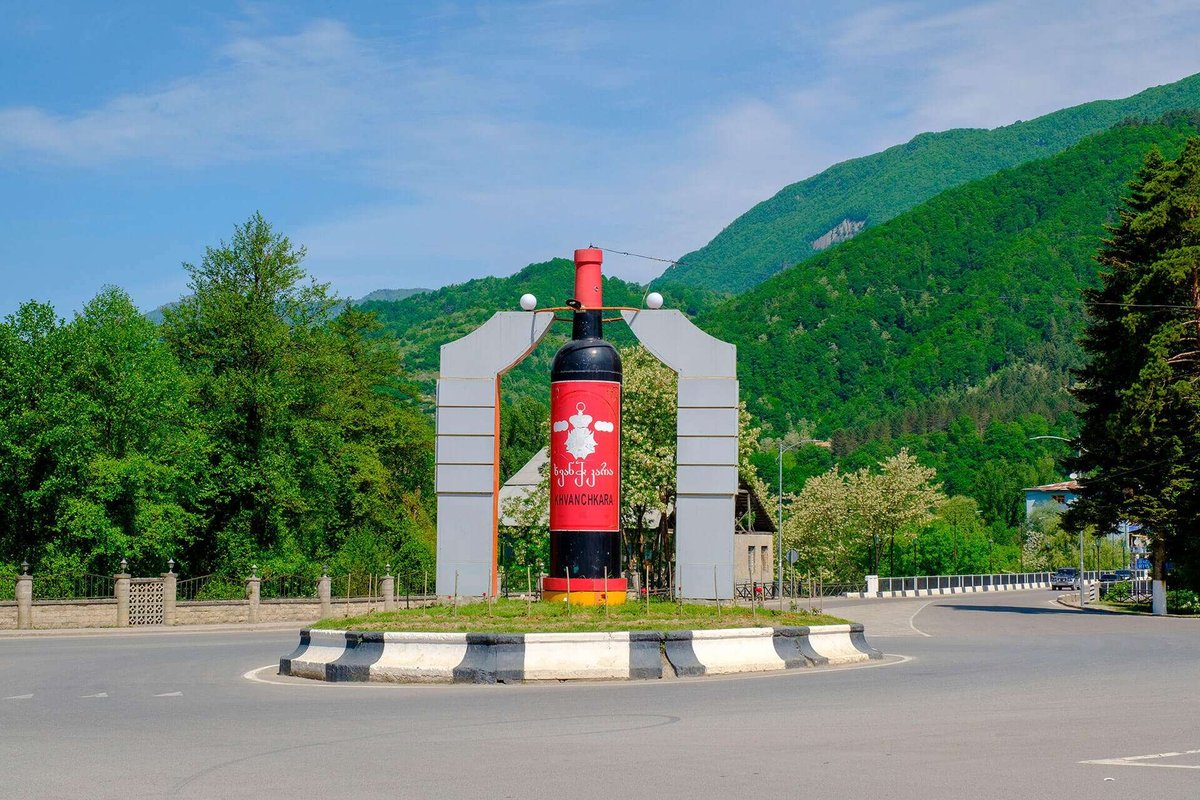 city-center-ambrolauri-monument-georgian-wine-k.original