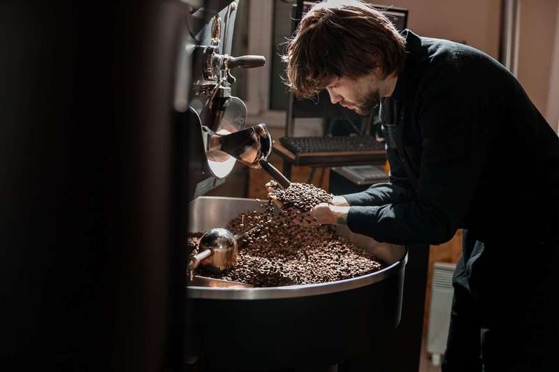 confident-coffee-roaster-man-is-checking-pre.max-800x600