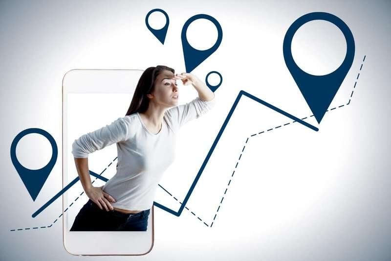 The girl looks around and chooses a convenient location for business