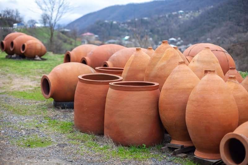 georgian-traditional-jugs-kvevri-wine-outdoor