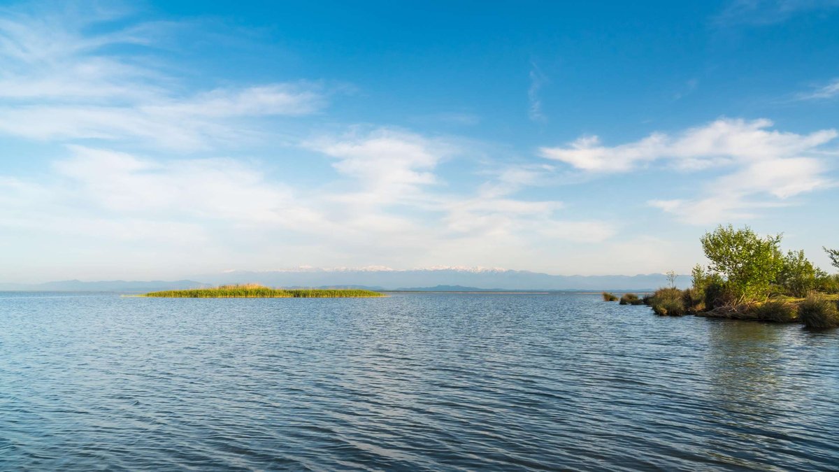 island-lake-paleostomi-poti
