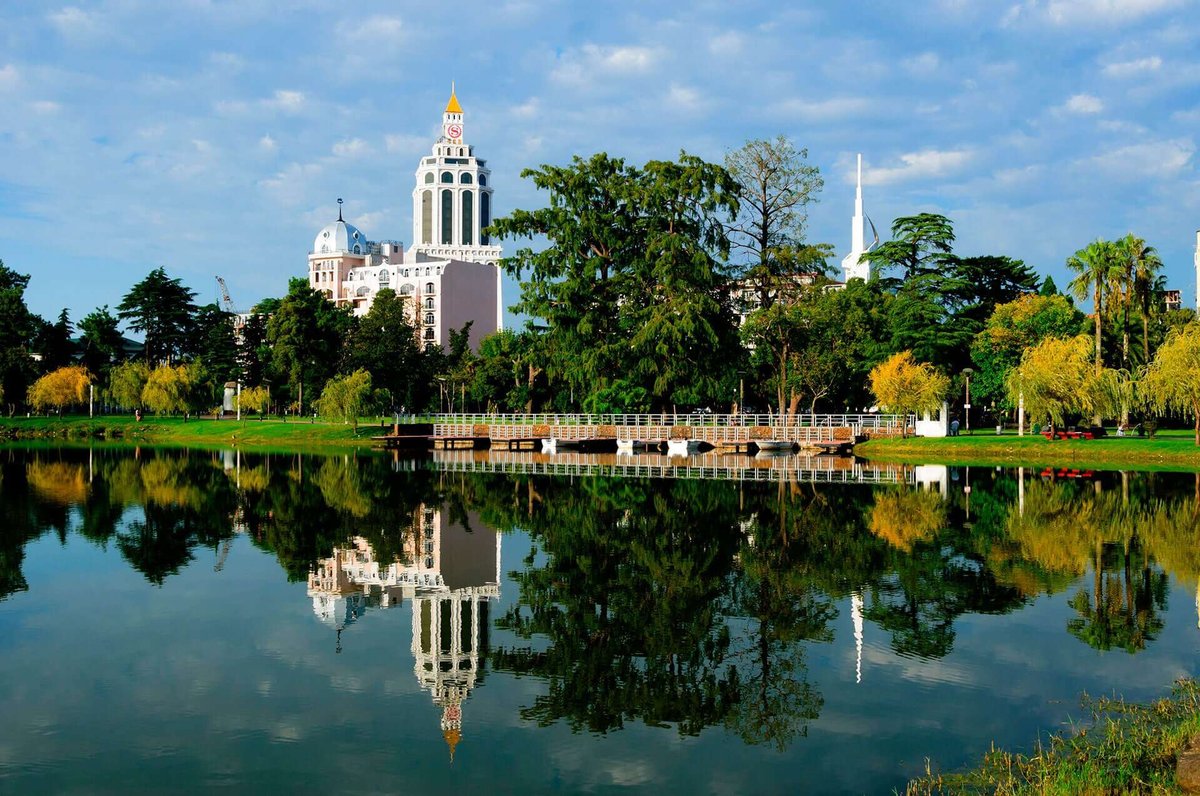 lake-nurigeli-park-may-26-batumi-02