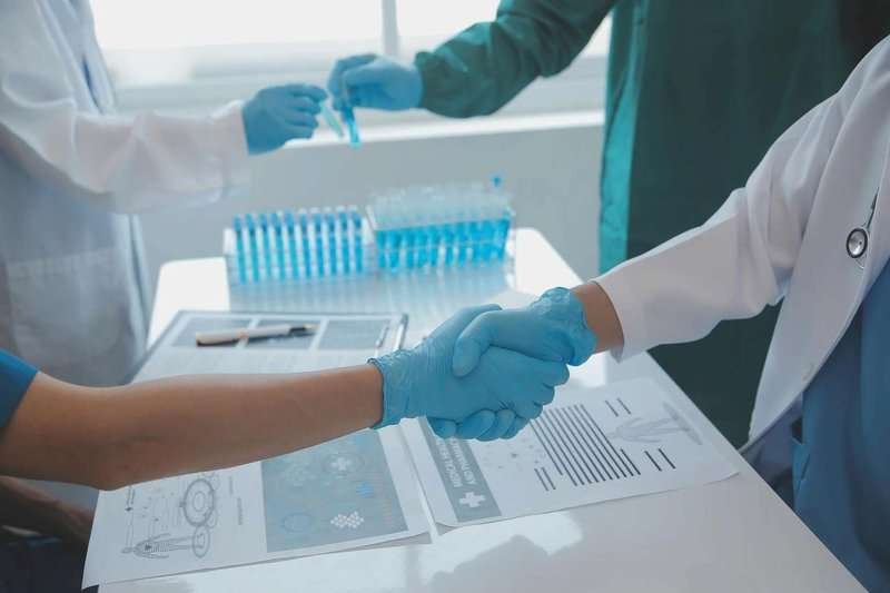 multiracial-medical-team-having-a-meeting-wi.max-800x600