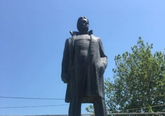 ვლადიმერ მაიაკოვსკის ძეგლი