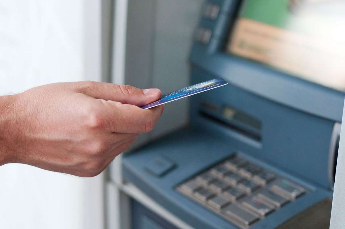payment by card at a payment terminal