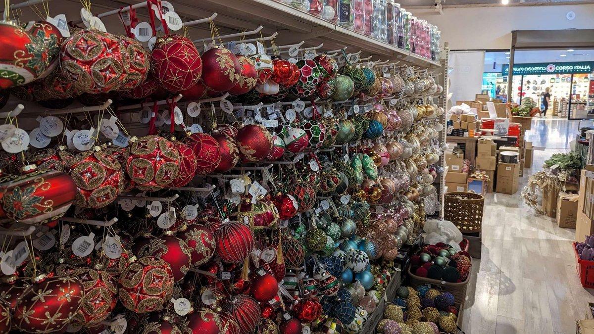 tableware, decor and household goods