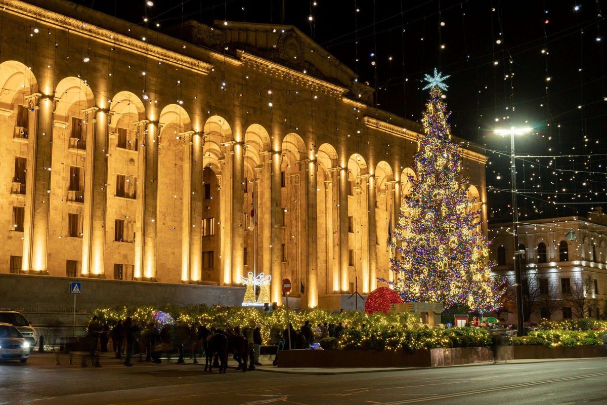 tbilisi-georgia-24-december-christmas-tree-fron.original_gCdwfkI