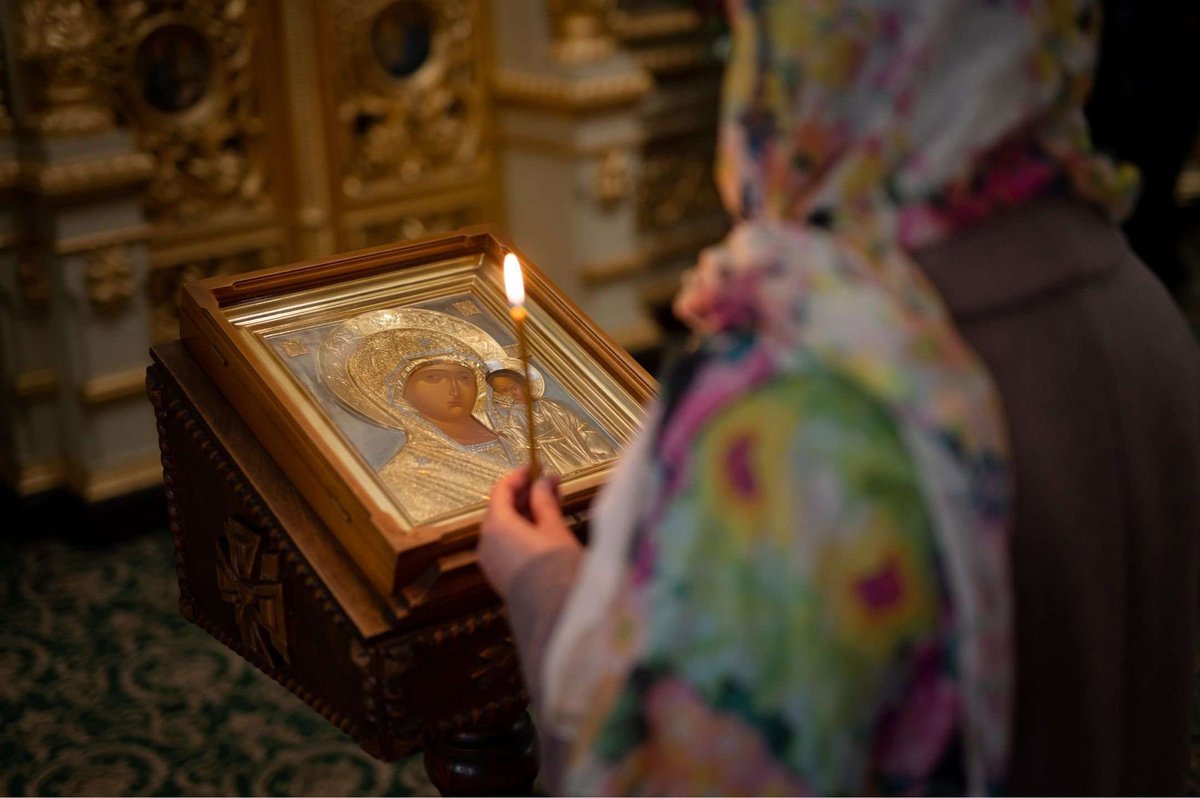 woman-praying-church-religious-pilgrimage.original